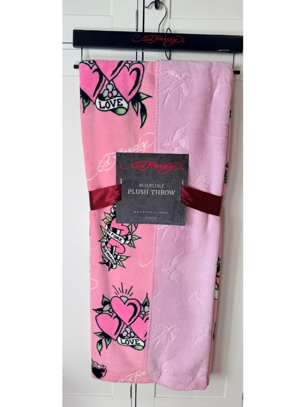 Ed Hardy Reversible Plush Throw Blanket 50x70 Pink Hearts Love Design